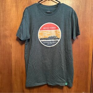 Wild Tribute Devils Tower National Park Short Sleeve Shirt Large